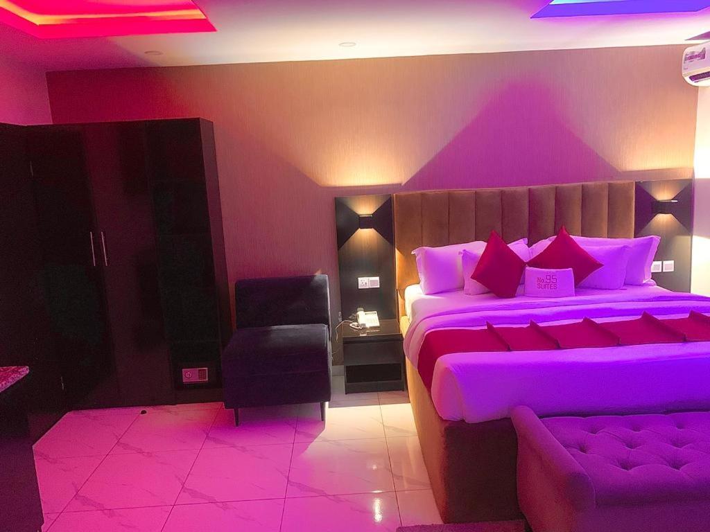 No 95 Suites VI Lagos Extérieur photo