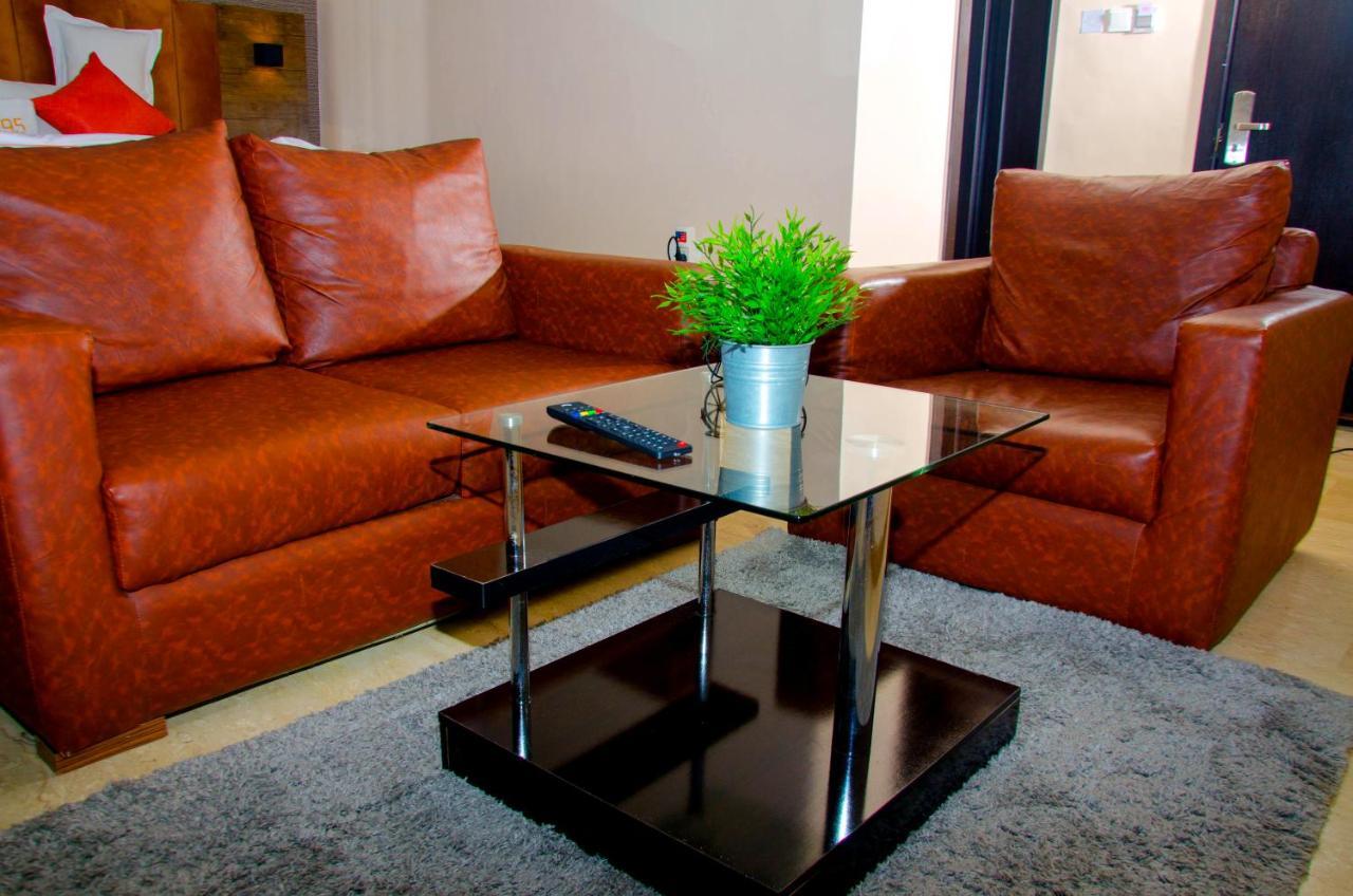 No 95 Suites VI Lagos Extérieur photo