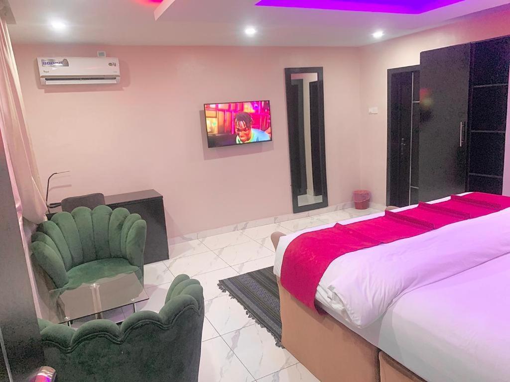 No 95 Suites VI Lagos Extérieur photo
