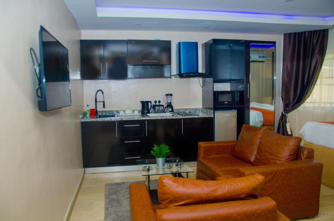 No 95 Suites VI Lagos Extérieur photo