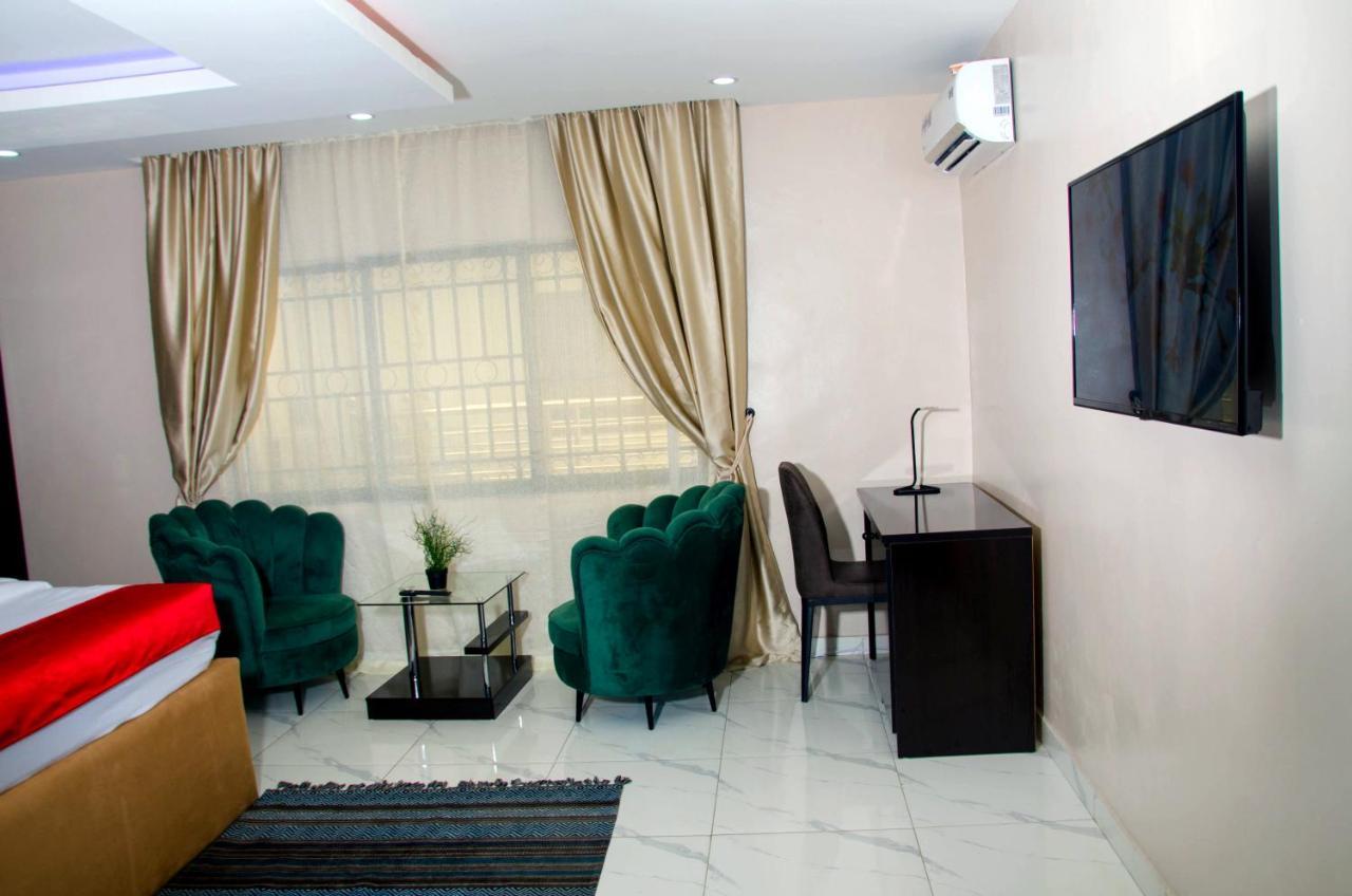No 95 Suites VI Lagos Extérieur photo